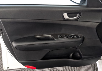 Подержанный автомобиль Kia Optima Sedan 2019 года (19 фото)