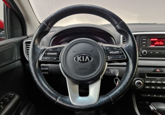 Подержанный автомобиль Kia Sportage 2018 года (22 фото)
