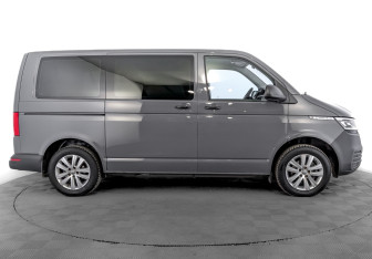 Подержанный автомобиль Volkswagen Caravelle 2020 года (4 фото)