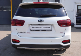 Подержанный автомобиль Kia Sorento 2019 года (6 фото)