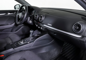Подержанный автомобиль Audi A3 Sedan 2020 года (11 фото)