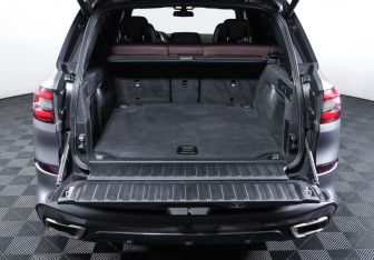 Подержанный автомобиль BMW X5 2019 года (10 фото)