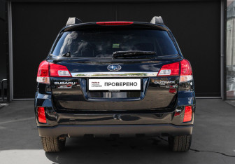 Подержанный автомобиль Subaru Outback Wagon 2014 года (5 фото)