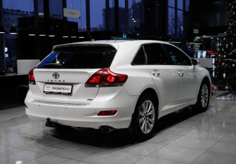 Подержанный автомобиль Toyota Venza 2014 года (4 фото)
