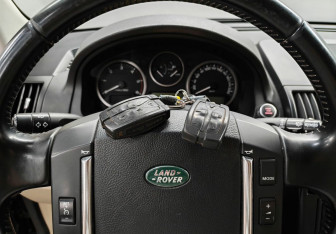 Подержанный автомобиль Land Rover Freelander 2012 года (17 фото)
