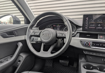 Подержанный автомобиль Audi A4 Sedan 2022 года (24 фото)