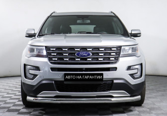 Подержанный автомобиль Ford Explorer 2017 года (2 фото)