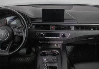 Подержанный автомобиль Audi A4 Sedan 2016 года (14 фото)