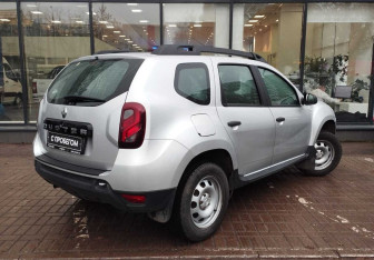 Подержанный автомобиль Renault Duster 2019 года (8 фото)