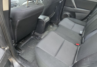 Подержанный автомобиль Mazda 3 Hatchback 2012 года (10 фото)