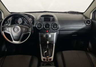 Подержанный автомобиль Opel Antara 2015 года (12 фото)