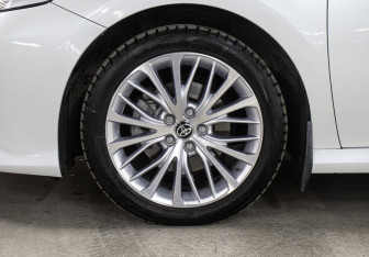 Подержанный автомобиль Toyota Camry Sedan 2020 года (26 фото)