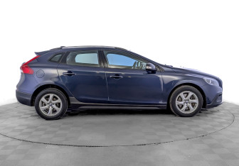 Подержанный автомобиль Volvo V40 Cross Country 2013 года (4 фото)
