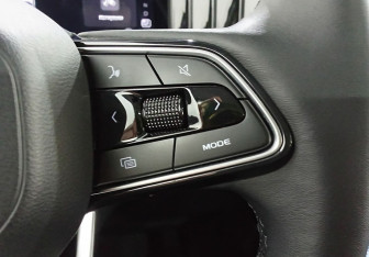 Подержанный автомобиль Geely Atlas 2024 года (14 фото)