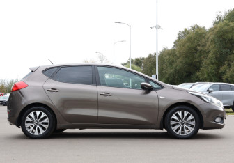 Подержанный автомобиль Kia Ceed Hatchback 2013 года (4 фото)