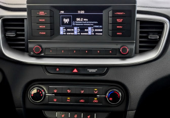 Подержанный автомобиль Kia Ceed Hatchback 2020 года (15 фото)