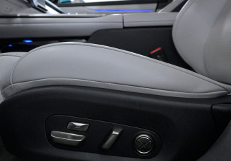 Подержанный автомобиль Xiaomi SU7 2024 года (13 фото)