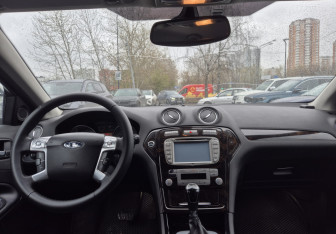 Подержанный автомобиль Ford Mondeo Liftback 2008 года (9 фото)