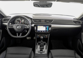 Подержанный автомобиль Skoda Superb Liftback 2020 года (14 фото)