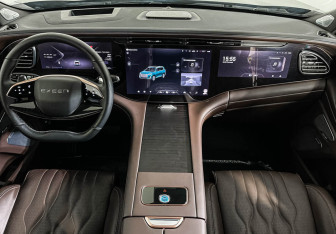 Подержанный автомобиль Exeed VX 2024 года (12 фото)