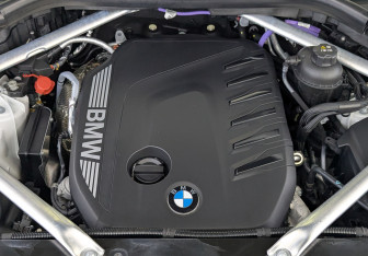 Подержанный автомобиль BMW X5 M 2025 года (9 фото)