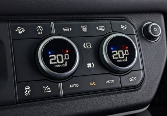 Подержанный автомобиль Land Rover Defender Suv 2021 года (27 фото)