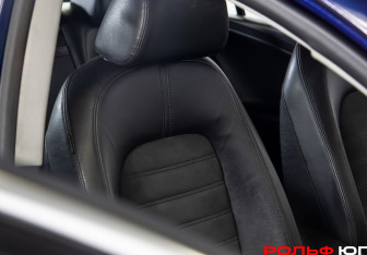 Подержанный автомобиль Volkswagen Passat Sedan 2010 года (13 фото)