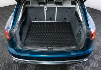 Подержанный автомобиль Volkswagen Touareg 2018 года (10 фото)