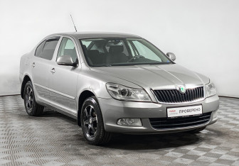 Подержанный автомобиль Skoda Octavia Liftback 2009 года (3 фото)