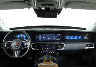 Подержанный автомобиль Hongqi E-HS9 2021 года (12 фото)