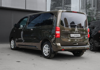 Подержанный автомобиль Citroen SpaceTourer 2021 года (6 фото)
