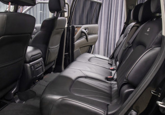 Подержанный автомобиль Infiniti QX56 2011 года (14 фото)