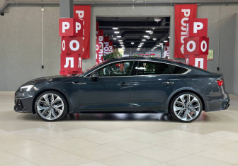 Подержанный автомобиль Audi A5 Liftback 2021 года (4 фото)