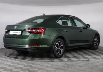 Подержанный автомобиль Skoda Superb Liftback 2018 года (5 фото)