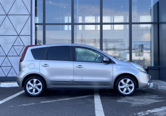 Подержанный автомобиль Nissan Note 2010 года (4 фото)