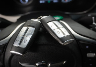 Подержанный автомобиль Genesis G70 2021 года (17 фото)