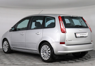 Подержанный автомобиль Ford C-MAX 2008 года (6 фото)