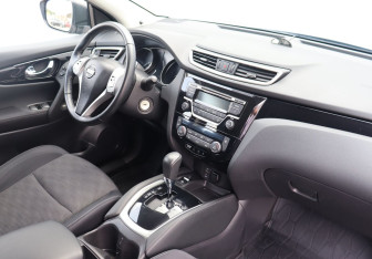 Подержанный автомобиль Nissan Qashqai 2018 года (10 фото)