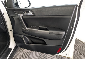 Подержанный автомобиль Kia Sportage 2021 года (25 фото)