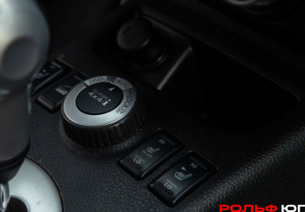 Подержанный автомобиль Nissan X-Trail 2011 года (15 фото)