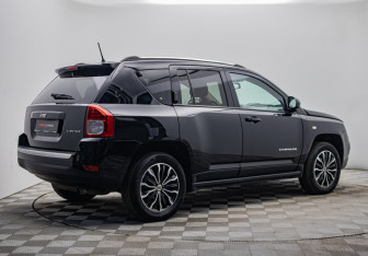 Подержанный автомобиль Jeep Compass 2012 года (5 фото)