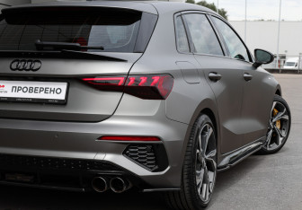 Подержанный автомобиль Audi A3 Hatchback 2021 года (26 фото)