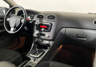 Подержанный автомобиль Ford Focus Wagon 2011 года (9 фото)