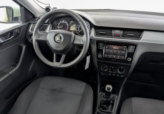 Подержанный автомобиль Skoda Rapid Liftback 2019 года (26 фото)