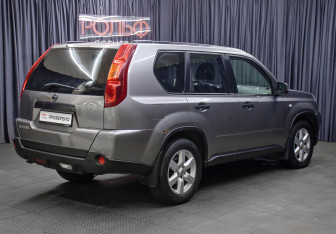 Подержанный автомобиль Nissan X-Trail 2007 года (5 фото)