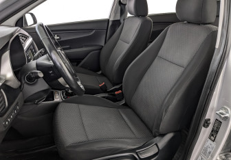 Подержанный автомобиль Kia Rio Hatchback 2021 года (18 фото)