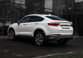 Подержанный автомобиль Geely Tugella 2022 года (7 фото)