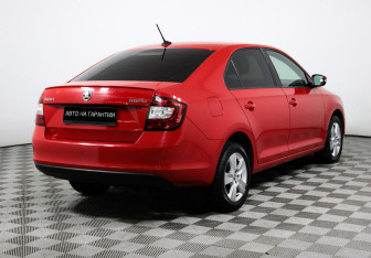 Подержанный автомобиль Skoda Rapid Liftback 2018 года (3 фото)