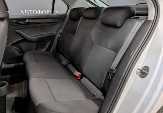Подержанный автомобиль Skoda Rapid Liftback 2019 года (18 фото)
