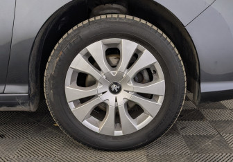 Подержанный автомобиль Peugeot 408 2021 года (12 фото)